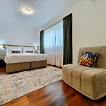 Old Town Residence By Little King