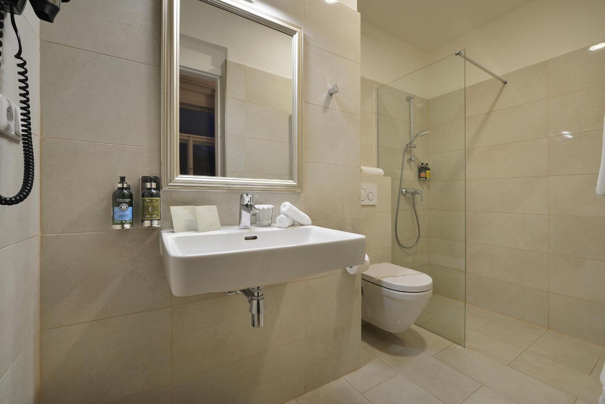Aparthotel Old Town By Little King